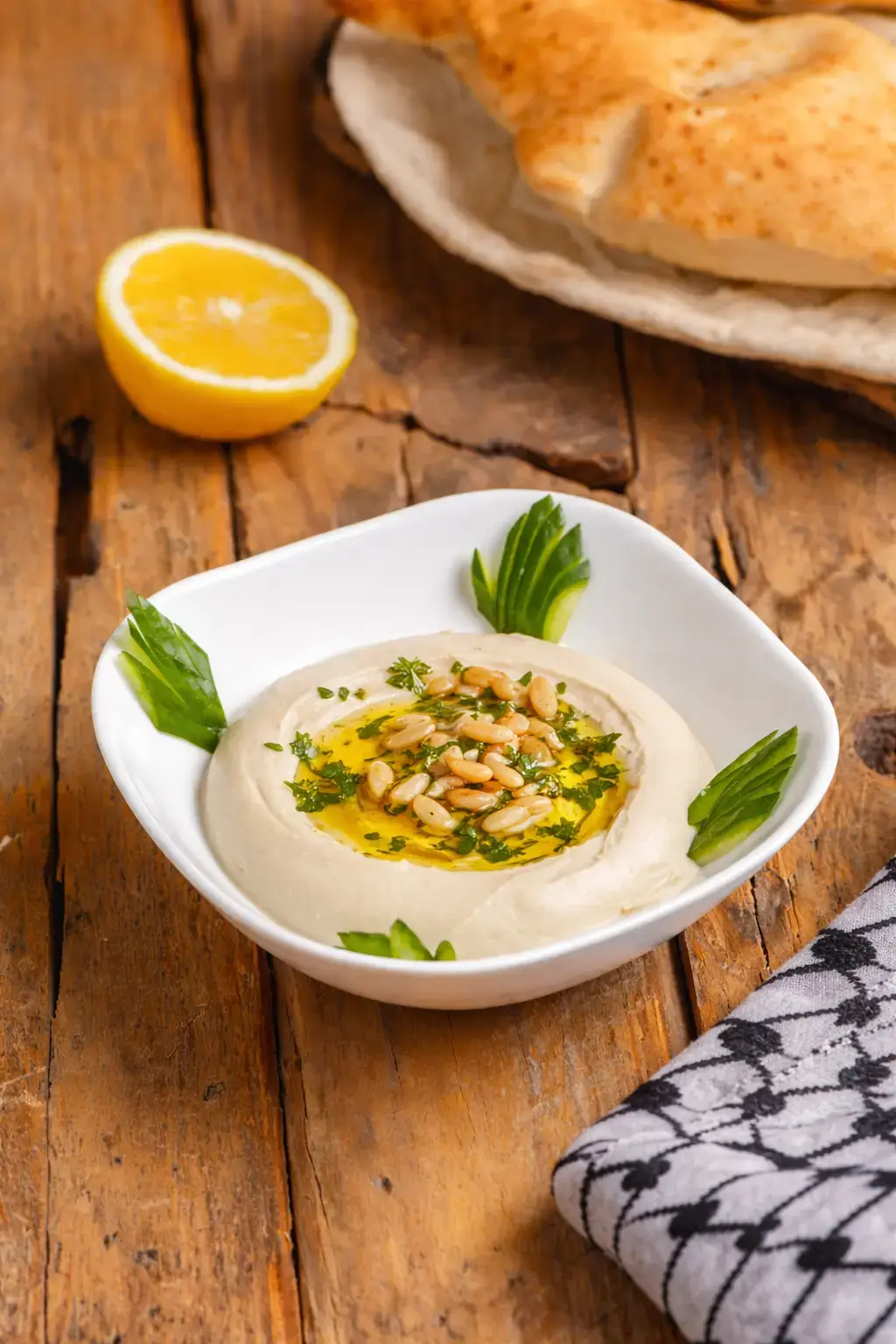 حمص بالطحينة الفاخرة
